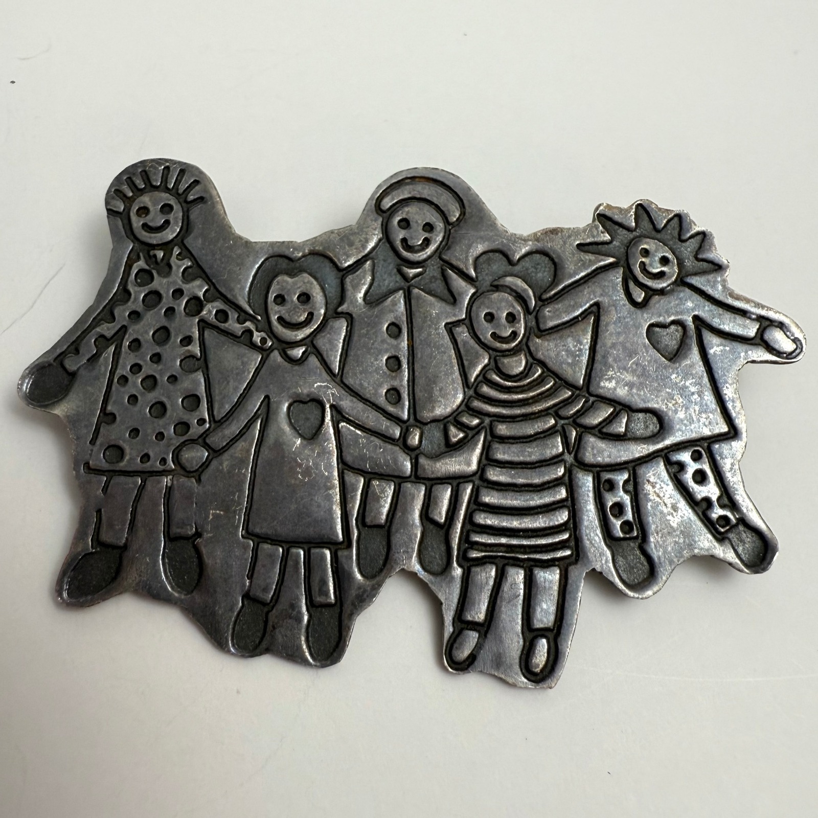 Vintage Efs Pewter Brooch Lapel Pin Five Children Holding Hands Fashion Jewelry